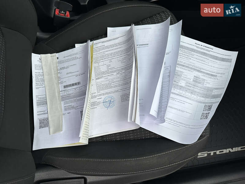 Внедорожник / Кроссовер Kia Stonic 2021 в Киеве