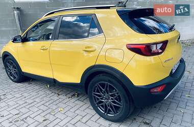 Внедорожник / Кроссовер Kia Stonic 2017 в Виннице