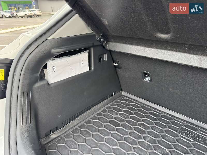 Позашляховик / Кросовер Kia Stonic 2022 в Києві