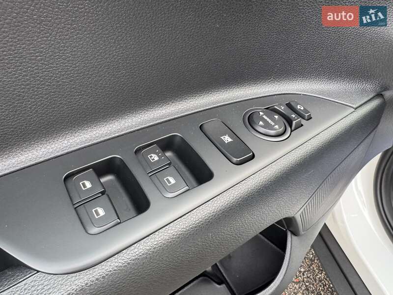 Позашляховик / Кросовер Kia Stonic 2022 в Києві