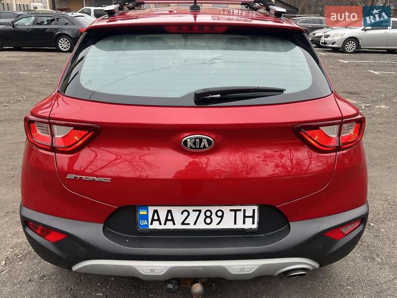 Внедорожник / Кроссовер Kia Stonic 2018 в Киеве