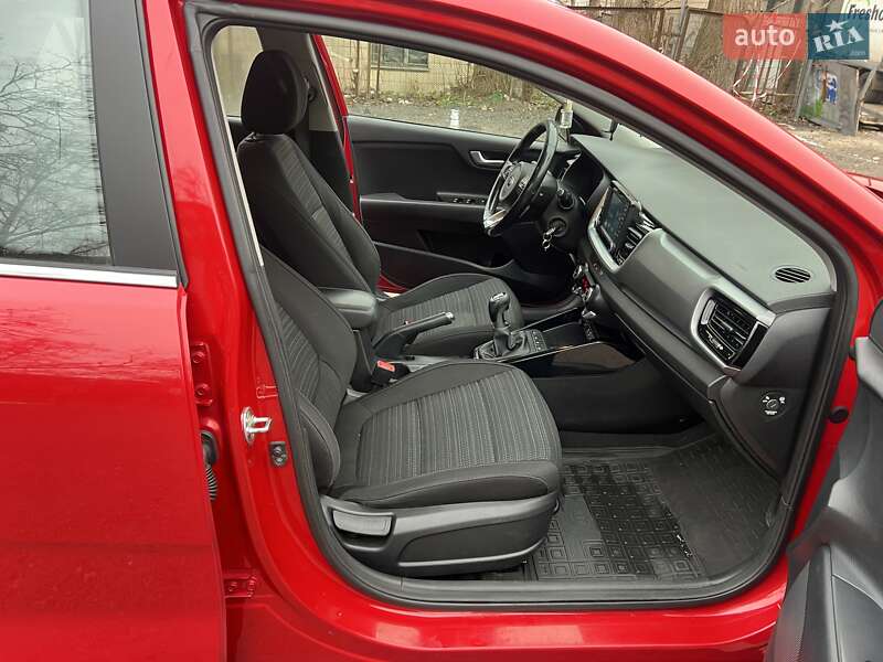 Внедорожник / Кроссовер Kia Stonic 2018 в Киеве