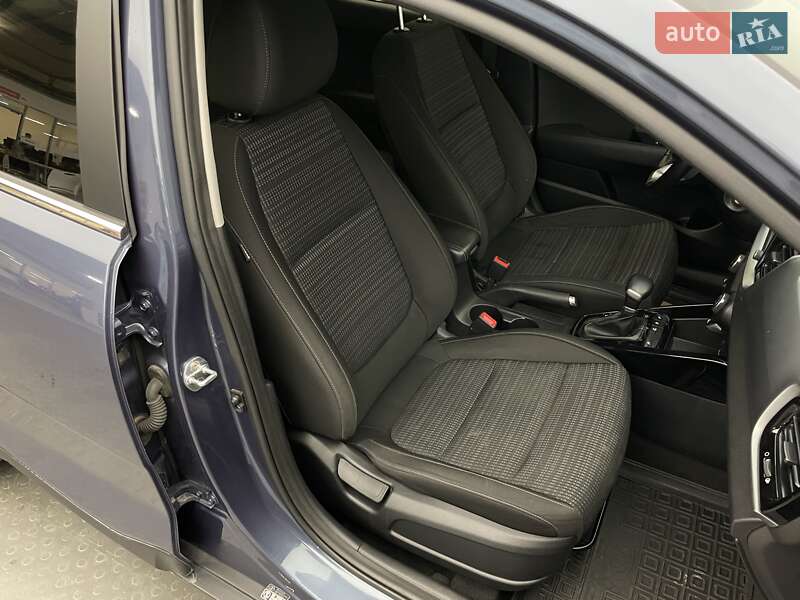 Внедорожник / Кроссовер Kia Stonic 2020 в Киеве