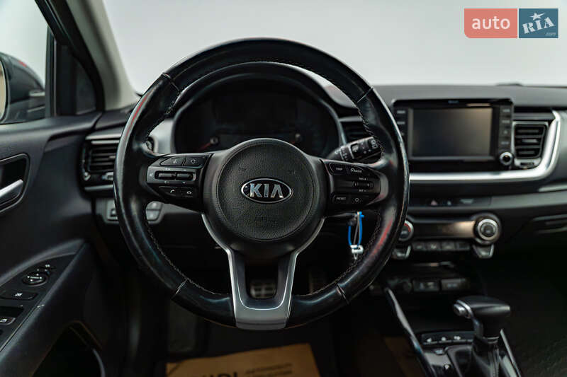 Внедорожник / Кроссовер Kia Stonic 2019 в Киеве