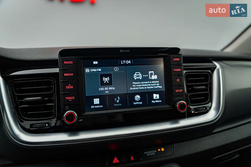 Внедорожник / Кроссовер Kia Stonic 2019 в Киеве