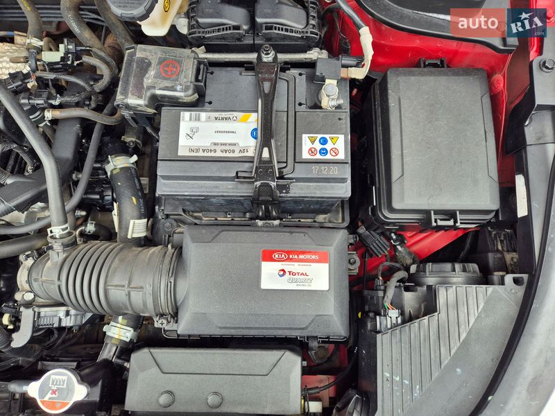 Внедорожник / Кроссовер Kia Stonic 2020 в Запорожье