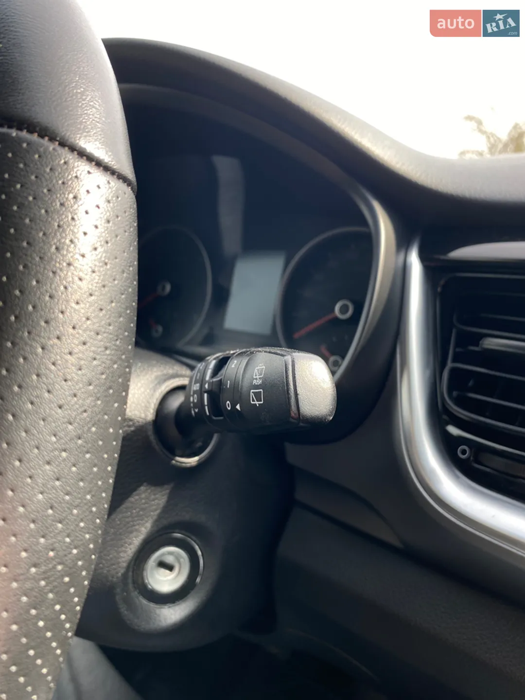 2019 Kia Stonic - мініатюра 123