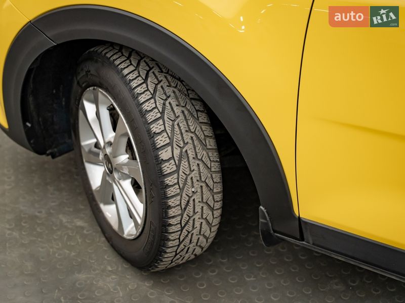 Позашляховик / Кросовер Kia Stonic 2020 в Києві