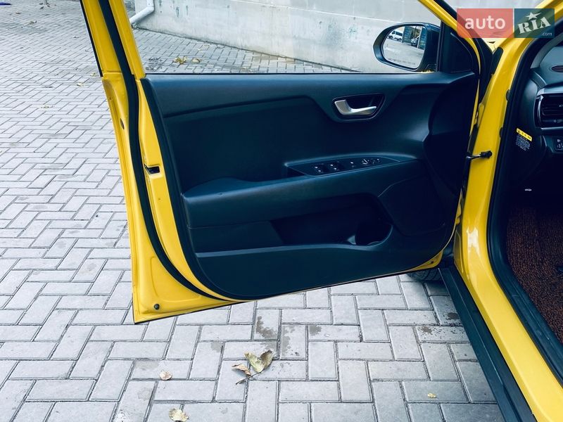 Внедорожник / Кроссовер Kia Stonic 2017 в Виннице