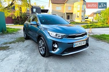 Внедорожник / Кроссовер Kia Stonic 2018 в Киеве