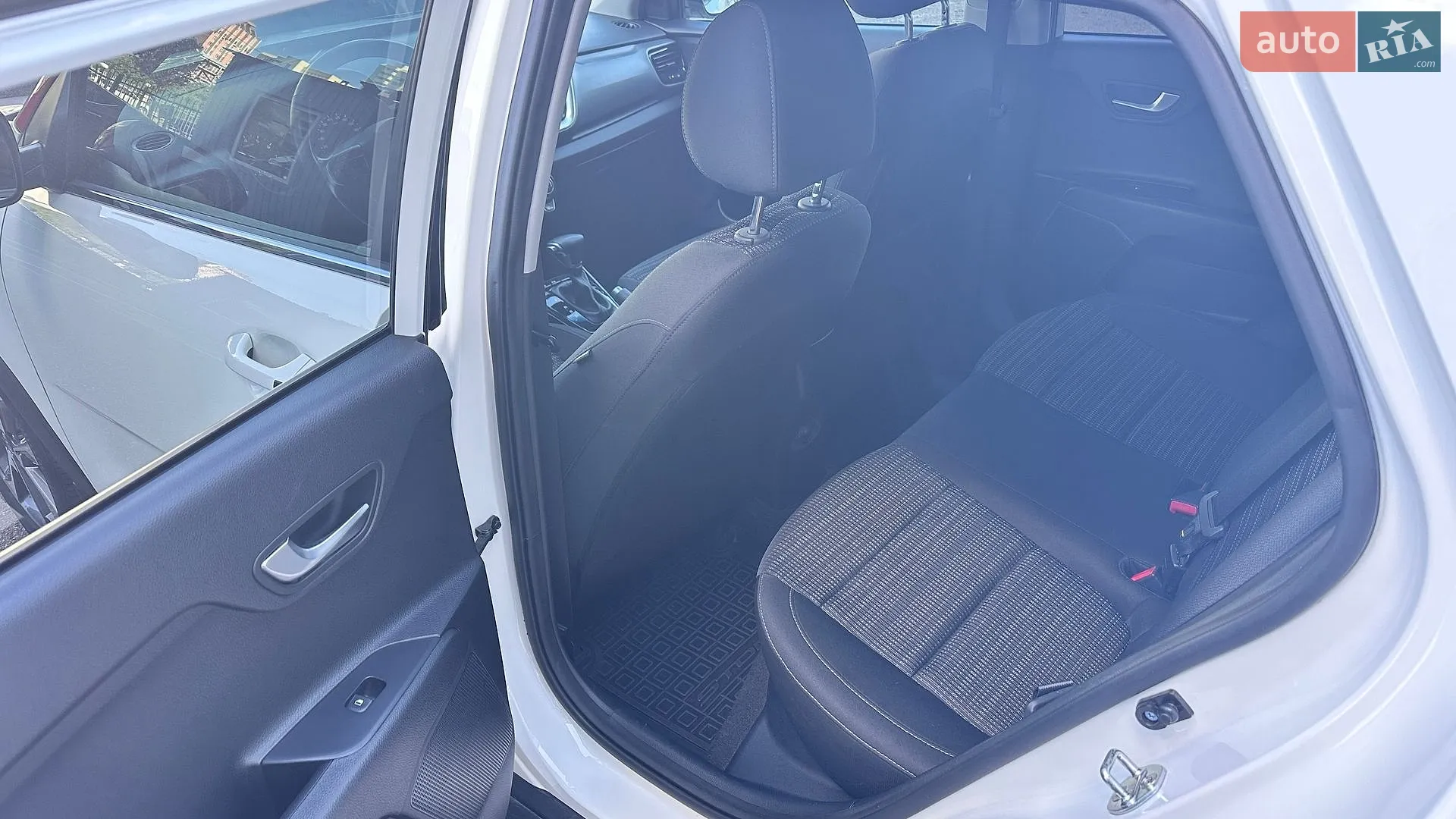 2020 Kia Stonic - мініатюра 15