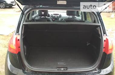Мінівен Kia Venga 2012 в 