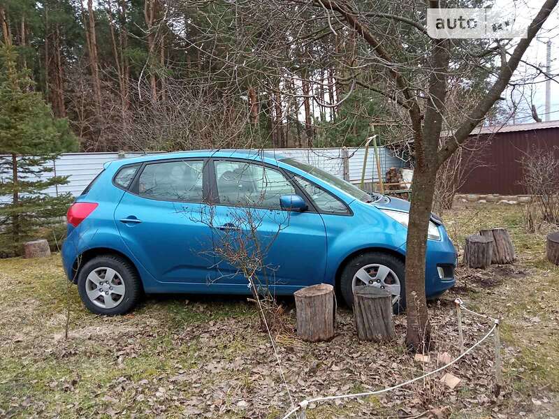 Хэтчбек Kia Venga 2010 в Киеве