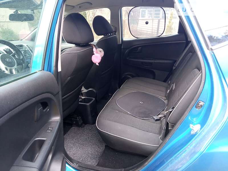 Хэтчбек Kia Venga 2010 в Киеве