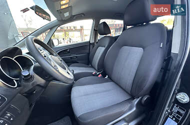 Микровэн Kia Venga 2013 в 