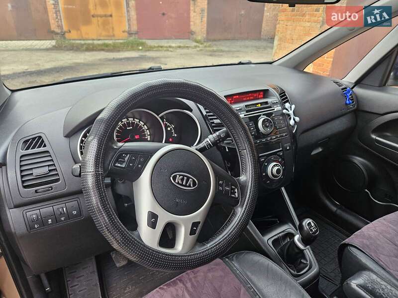 Микровэн Kia Venga 2010 в Сумах