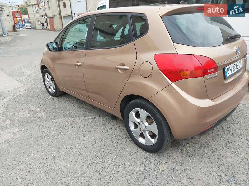 Микровэн Kia Venga 2010 в Сумах