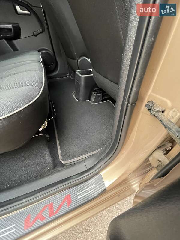 Мікровен Kia Venga 2010 в Чернігові