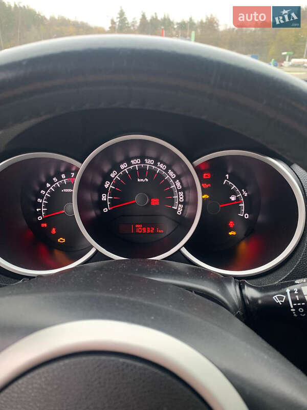 Микровэн Kia Venga 2012 в Харькове фото 19 Микровэн Kia Venga 2012 в Харькове