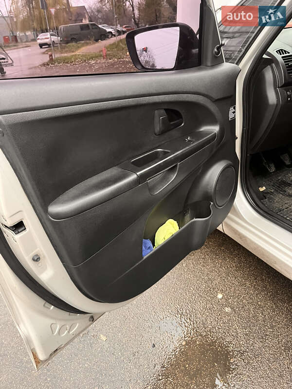 Микровэн Kia Venga 2011 в Борисполе