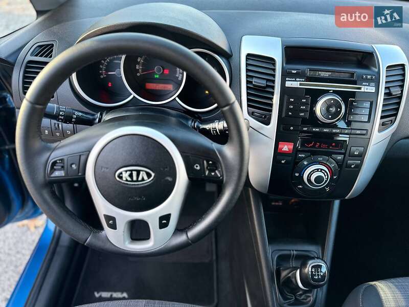 Микровэн Kia Venga 2010 в Киеве