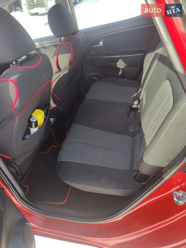 Микровэн Kia Venga 2011 в Чернигове фото 8 Микровэн Kia Venga 2011 в Чернигове