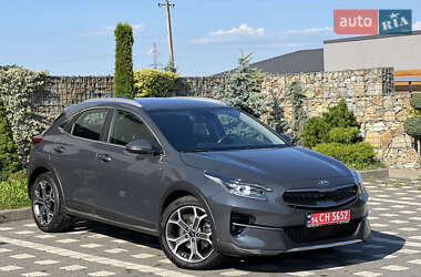 Хэтчбек Kia XCeed 2021 в 