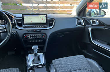 Хэтчбек Kia XCeed 2021 в 