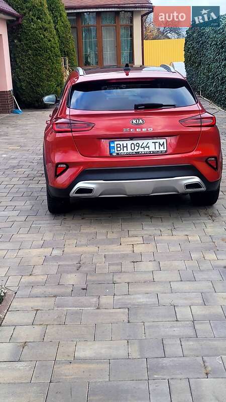 Хэтчбек Kia XCeed 2020 в Раздельной