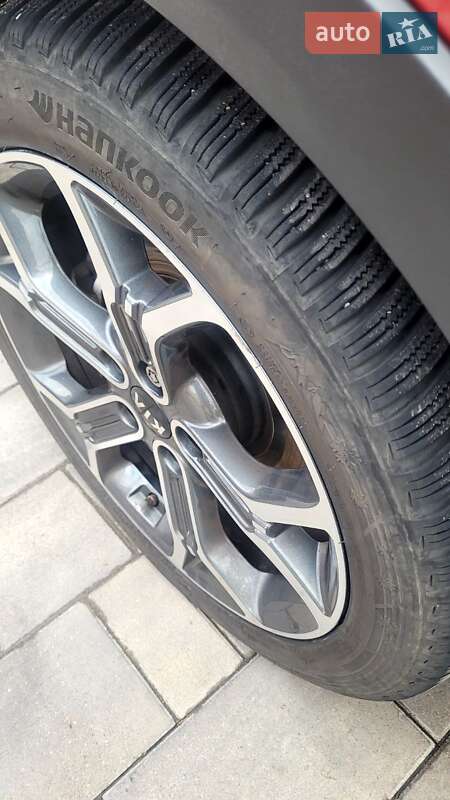 Хэтчбек Kia XCeed 2020 в Раздельной