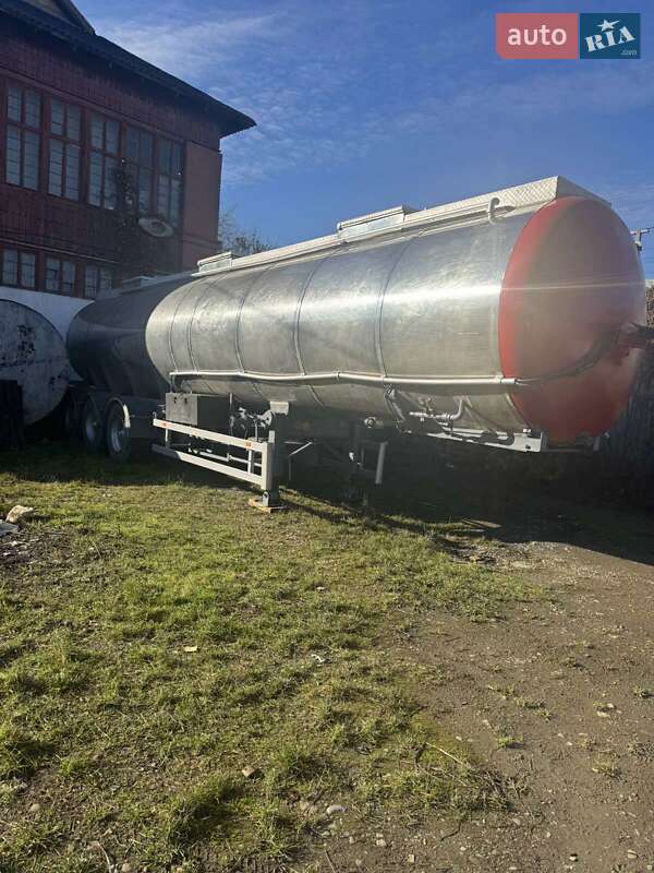 Цистерна напівпричіп Klaeser TSA 1983 в Чернівцях