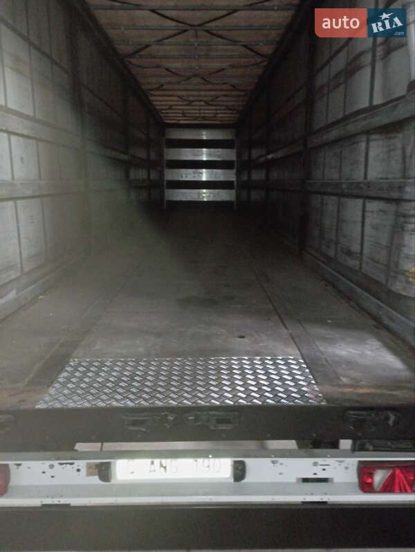 Тентований борт (штора) - напівпричіп Kogel SAF 2011 в Чорткові