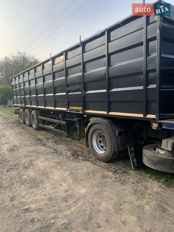 Зерновоз - полуприцеп Kogel SN 24 2004 в Умани