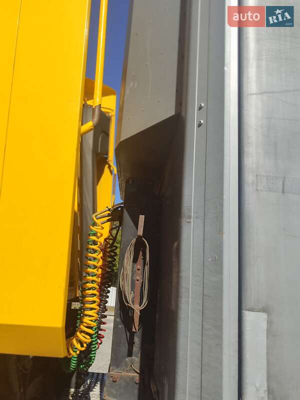 Тентованный борт (штора) - полуприцеп Kogel SN 24 2009 в Кременце