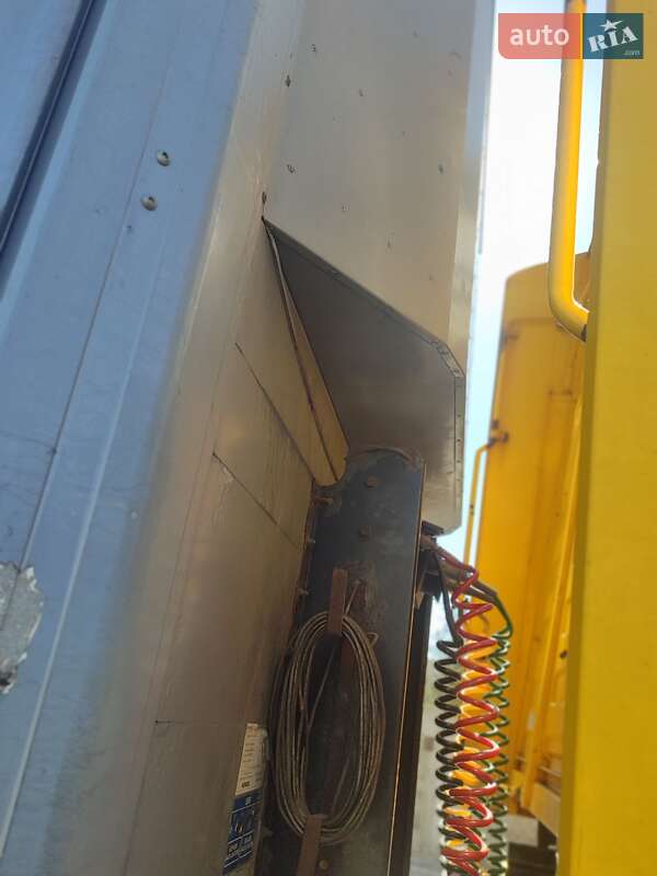 Тентованный борт (штора) - полуприцеп Kogel SN 24 2009 в Кременце