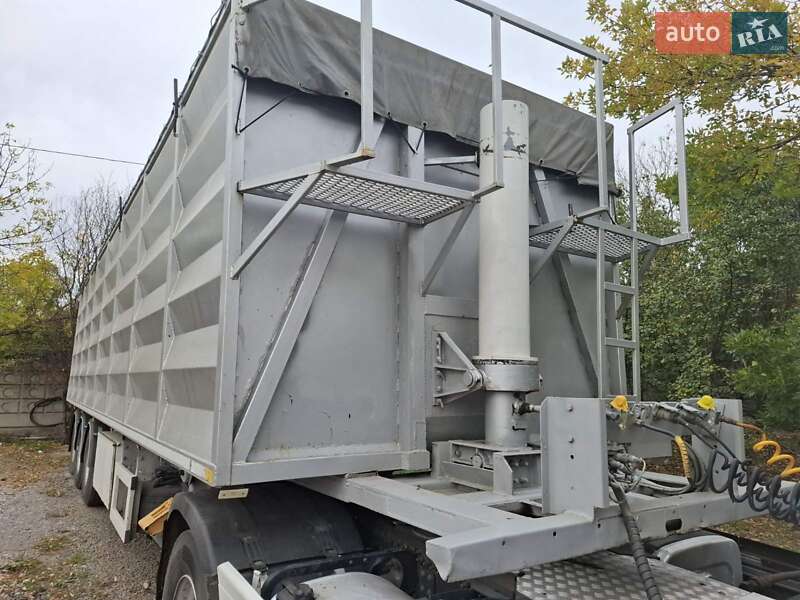 Самоскид напівпричіп Kogel SN 24 1999 в Краснограді