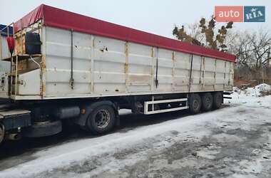 Бортовий напівпричіп Kogel SN 24 2003 в Варві