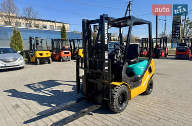 Вилочный погрузчик Komatsu FD 2008 в 
