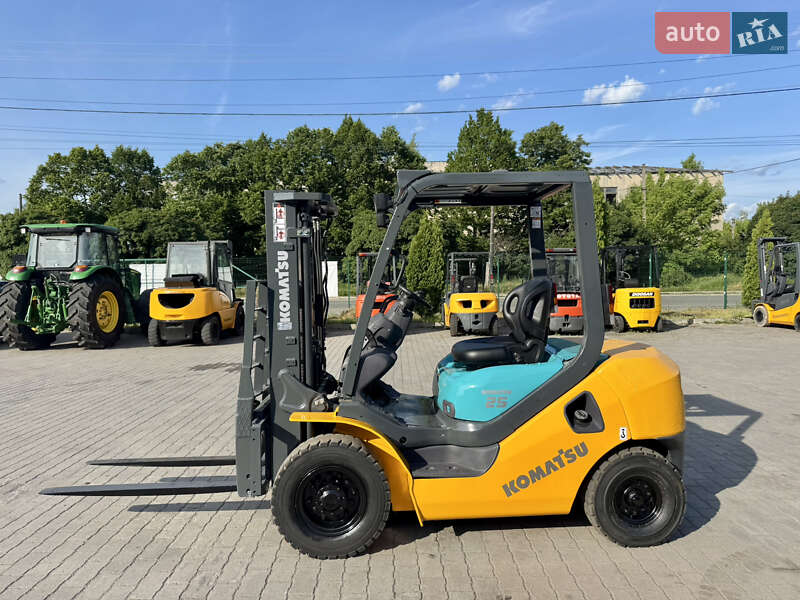 Komatsu FD 2006