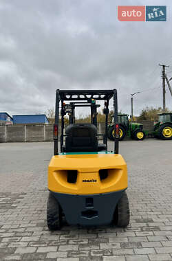 Вилочный погрузчик Komatsu FD 2008 в 