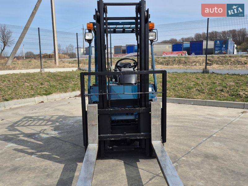 Вилочний навантажувач Komatsu FG 2000 в Пустомитах