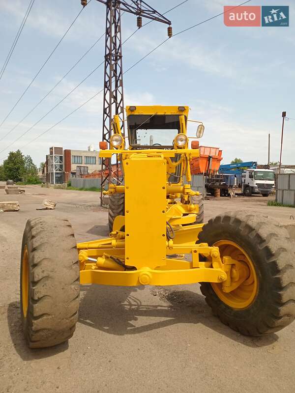 Автогрейдер Komatsu GD 2007 в Кривом Роге