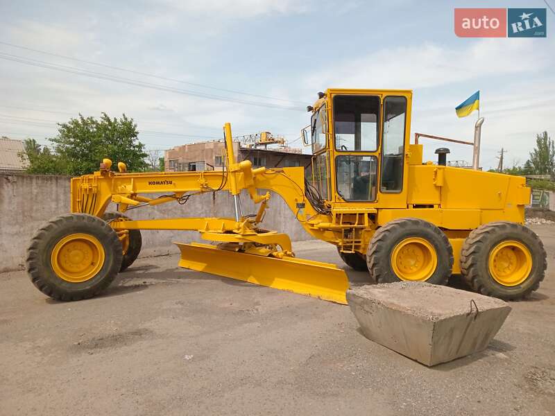 Автогрейдер Komatsu GD 2007 в Кривом Роге