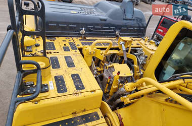Гусеничный экскаватор Komatsu HD 2018 в 