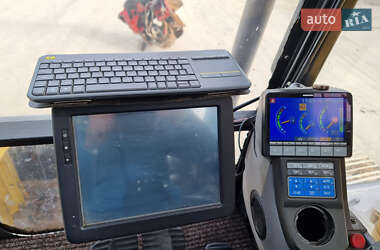 Гусеничный экскаватор Komatsu PC 210 2015 в 