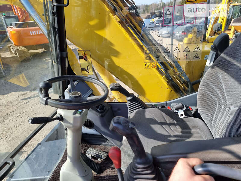 Колесный экскаватор Komatsu PW 2016 в Одессе