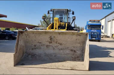 Фронтальні навантажувачі Komatsu WA 470 2010 в 