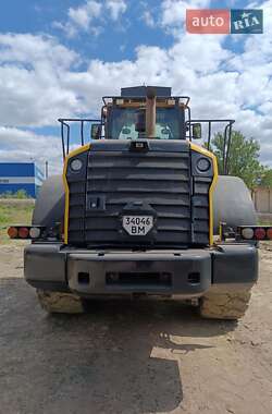 Фронтальні навантажувачі Komatsu WA 2016 в Ромнах