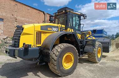 Фронтальні навантажувачі Komatsu WA 2016 в Ромнах