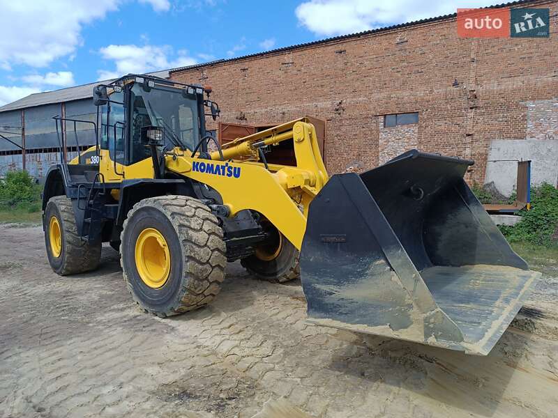 Komatsu WA 2016